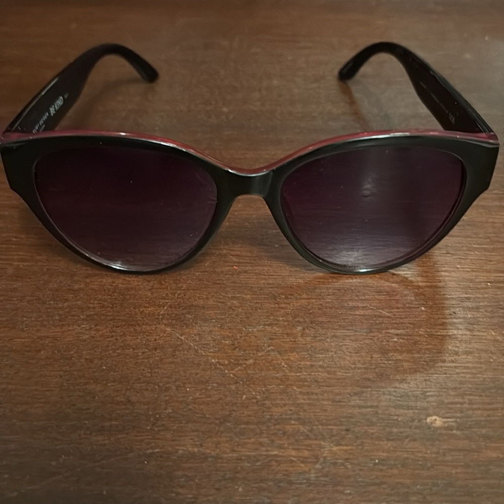 Kurt Geiger KGL9020 Black and Pink 57mm Gradient Cat Eye Sunglasses NEW - Picture 2 of 5
